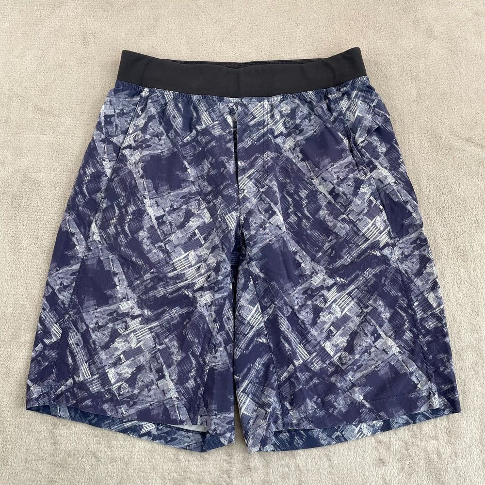 Lululemon Core Shorts Men Medium 11" Blue City Downtown Cityscape Unlined Gym‎